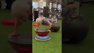 &iquest;Qu&eacute; eres muy viejo o vieja para hacer ejercicio? D&iacute;celo a ella🤨