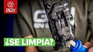 ¿Es necesario limpiar los pistones de freno?
