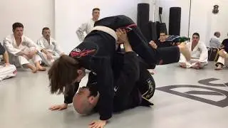 🟣 #BJJ 🤼‍♂️ Sencillas técnicas de #combate en el suelo