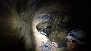 Ramper dans des trous - Speleo Belgique