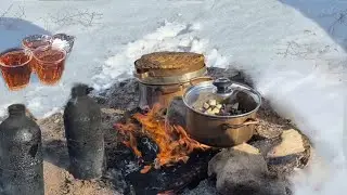 Snowy Desert Camping: Baking Fresh Bread & Cooking Traditional Iranian Food Over Wood Fire!