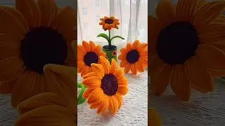 DIY pipe cleaner sunflower petals #diy #flowers #gift #craft #handmadegifts #diygift #handcraft
