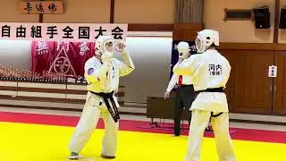中量級優勝🏆リーグ戦6試合。このクラスの優勝🏆を狙う河内兄弟👬の左が河内優樹（大1）✖️そして左が無門会空手の天才児河内響暉初段。中量級Sクラスは突き・蹴り➕金的攻撃の究極のルール。天才同士対決は？！