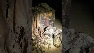 The Forgotten Pirate&rsquo;s Treasure Chamber Beneath the Sea