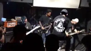 Humming - Live At Borneo Beerhouse Kemang