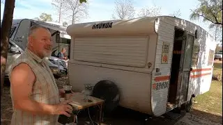 Rhonda- 1972 Caravan on the Gibb!!