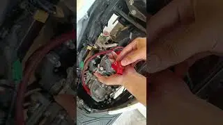 The process of installing the TPS sensor on the Vario 150 motorbike? #vario #sensor #tps