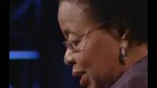 Gra&ccedil;a Machel speaking at The Elders' founding event July 2007