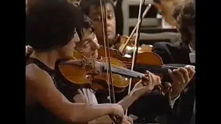 Susanna Gregorian  & Justus Frantz. W.A.Mozart . 4 Satz Haffner Symphonie Nr.35 in D
