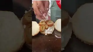 soya chaap vale crunchy burger/have u ever tried soya chap burger😋😋😜😜/foodies/food lover