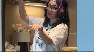 cooking & talking about insights & hating voice messages 