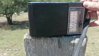 Demonstração de recepção em FM do Lelong LE 661 em área rural