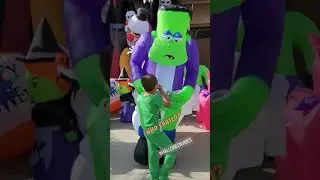 This blowup farts! #Halloween #halloweenfun #halloweeninflatables #whofarted? #frankenstein