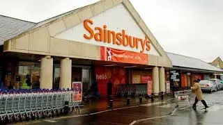 Sainsbury's May bank holiday 2022 opening times as stores close early for the day - Mirror Online