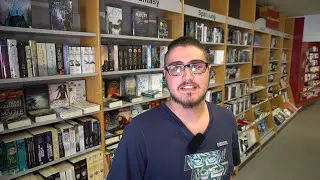 Traumberuf Buchhändler. Florian gibt uns einen Einblick in seine täglich Arbeit. Eine Reportage.