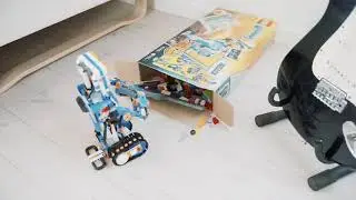 SPEED CLEANING, the BOOST way &ndash; LEGO BOOST