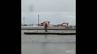 storm in Oostende, springtij, stormtij de meeuwen vliegen achteruit