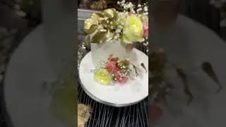 flower cake with golden