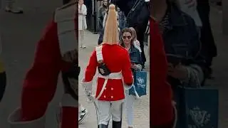 SHE STOOD IN GUARDS WAY, HE DOES THIS 💂⚠️ | Horse Guards, Royal guard, Kings Guard, Horse, London