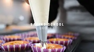 Salted caramel cupcakes - Baking school episode 3