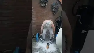 Rapper Sjors krijgt een akoestische aanval tijdens zijn workout