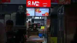 Милейшее на сегодня  Уворотливая креветка на рекламе Том Яма МСК Фудхолл Китай-город 20260207