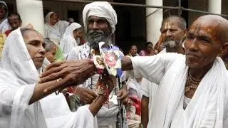 Sanskrit scholars in Vrindavan gets Rakhi sisters