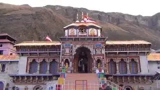 Walking from Devlok, the GMVN TRH in Badrinath to Badrinath Temple
