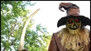 @halloweencostumes  2025 12ft scarecrow by @TekkyToys 