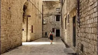 Entering Dubrovnik by the eastern Ploča Gate