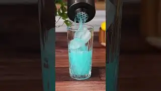 How to make a Blue Long Island Iced Tea #cocktailrecipes #bartending101 #bluedrinks #bluelongisland