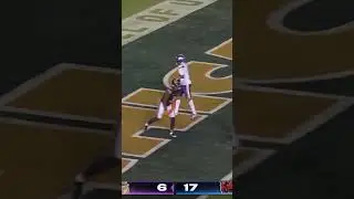J.J. McCarthy first career TD pass 🎯