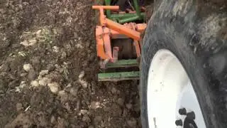 Sianie zboża (pszenica) / Sowing of cereals ( wheat)  Renault 95.14, Amazone D7 Special II TYP 25