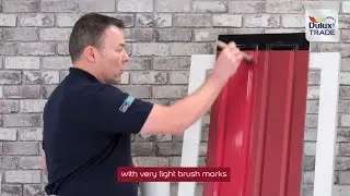 Как наносить быстросохнущую наружную краску Dulux Trade Weathershield с высоким глянцем