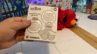 Sesame Street - Tickliest Tickle Me Elmo Unboxing