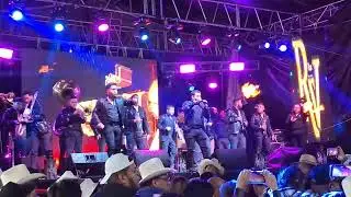 Los Revoltosos de la Banda - Popurri Pequeños Musical Loco #bandaenvivo #bailes #pequeñosmusical