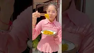 Eating Maggi with chopsticks🥢🍜 | How to use chopsticks🥰🥢 #shorts #chopsticks #maggi #food