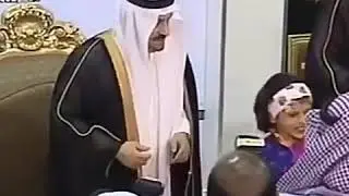 Ilaf Aljedaie ❤ es besada por el Rey Saudie