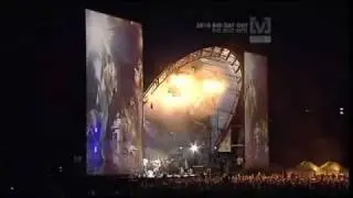 Muse - Back In Black with Nick Cester - Proshot  BDO 2010.flv
