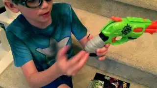 Nerf Zombie Strike DoubleStrike unboxing, review, and shooting action
