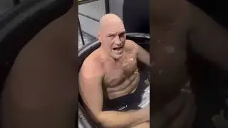 TYSON FURY SHOWS OFF SHOCK ABS IN LATEST TRAINING VIDEO UPDATE #Shorts