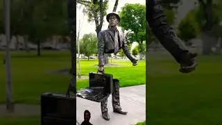 Statue of No Limitations 😲😯 #shorts #vine #illusion@ZachKing