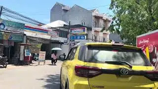 Jalan jalan di tengah kota makassar panas sekali