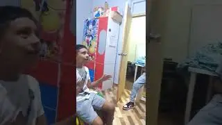El que se ríe pierde 