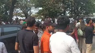 26jan srk mannat creazy crowd #sauravjoshivlogs #shahrukh #salmankhan  #vlog #dance  #dance 
