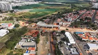 Viaduto sobre linha f&eacute;rrea, em Hortol&acirc;ndia Sp
