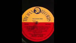 Joe Higgs - The world is upside down - Trojan - This is reggae music
