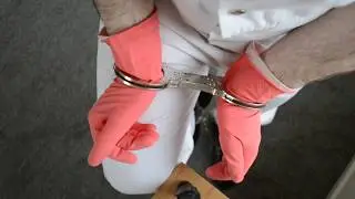 Speedcuffs & Rubber Gloves