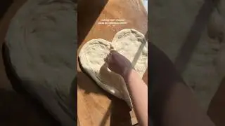 Heart shaped pizza crust tutorial for valentines dinner 💗💝🍕 #pizza #sourdough recipe in comments