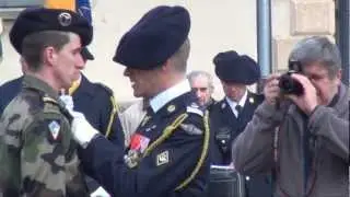 Remise de la fourragère à la section du Sch Votta.